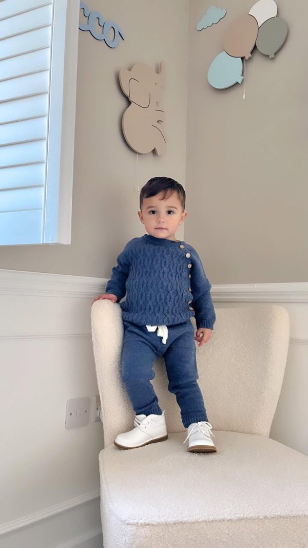 Boys two piece cable knit set Supply